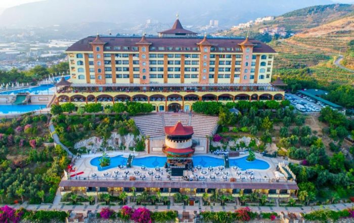 Utopia World Hotel Transfer alanyatransfer.com