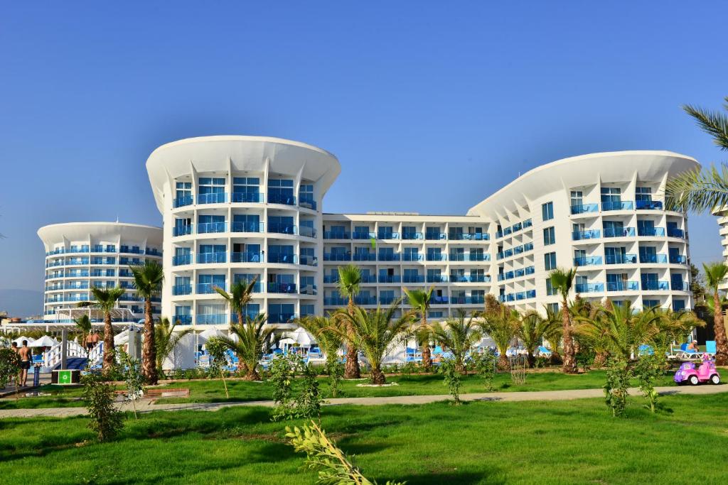 VIP Transfer Services from Antalya Airport to Sultan of Dreams Hotel & Spa in Kızılot