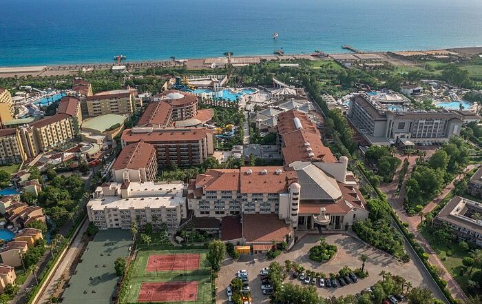 VIP Transfer Services from Antalya Airport to Selge Beach Resort Kizilagac for a Luxurious and Comfortable Journey