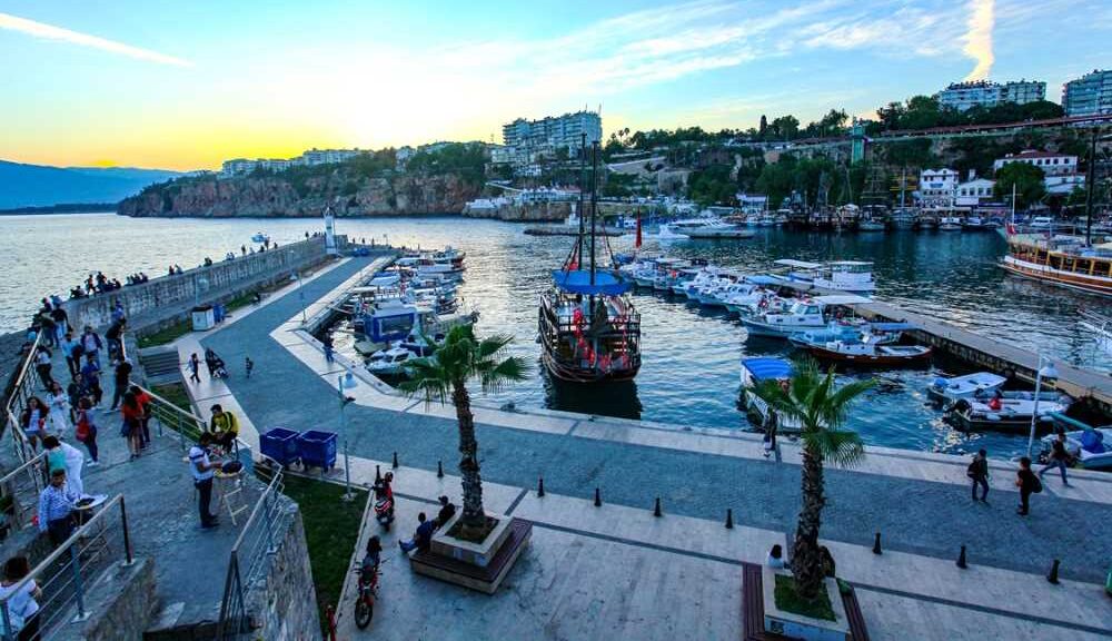 Explore the Historic Beauty of Kaleiçi in Antalya with Reliable and Comfortable Private Transfer Services