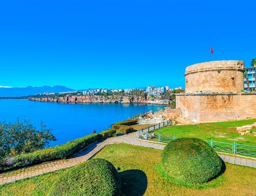 Hıdırlık Tower: Upptäck Antalyas historiska skönhet med komforten av våra Alanya transfertjänster