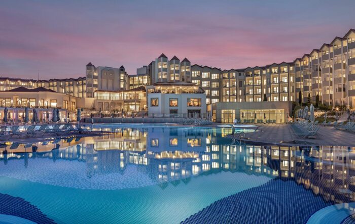Luxury and Stress Free VIP Transfer Services from Antalya Airport to Arcanus Hotels Sorgun Side