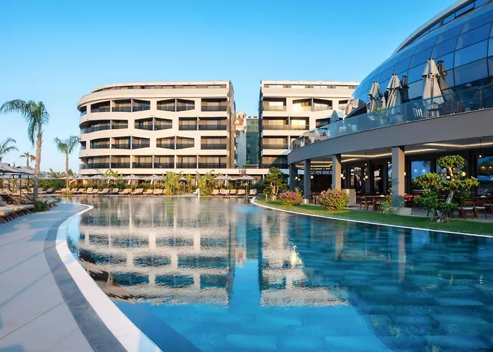 Enjoy a First-Class Travel Experience with Our VIP Transfer Services from Antalya AYT Airport to Liu Resorts Çolaklı in Side.jpg