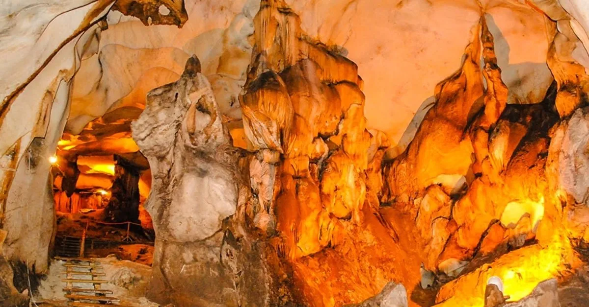 Discover the Hidden Beauty of Yalan Dünya Cave in Gazipaşa with the Comfort of Private Transfers.jpg