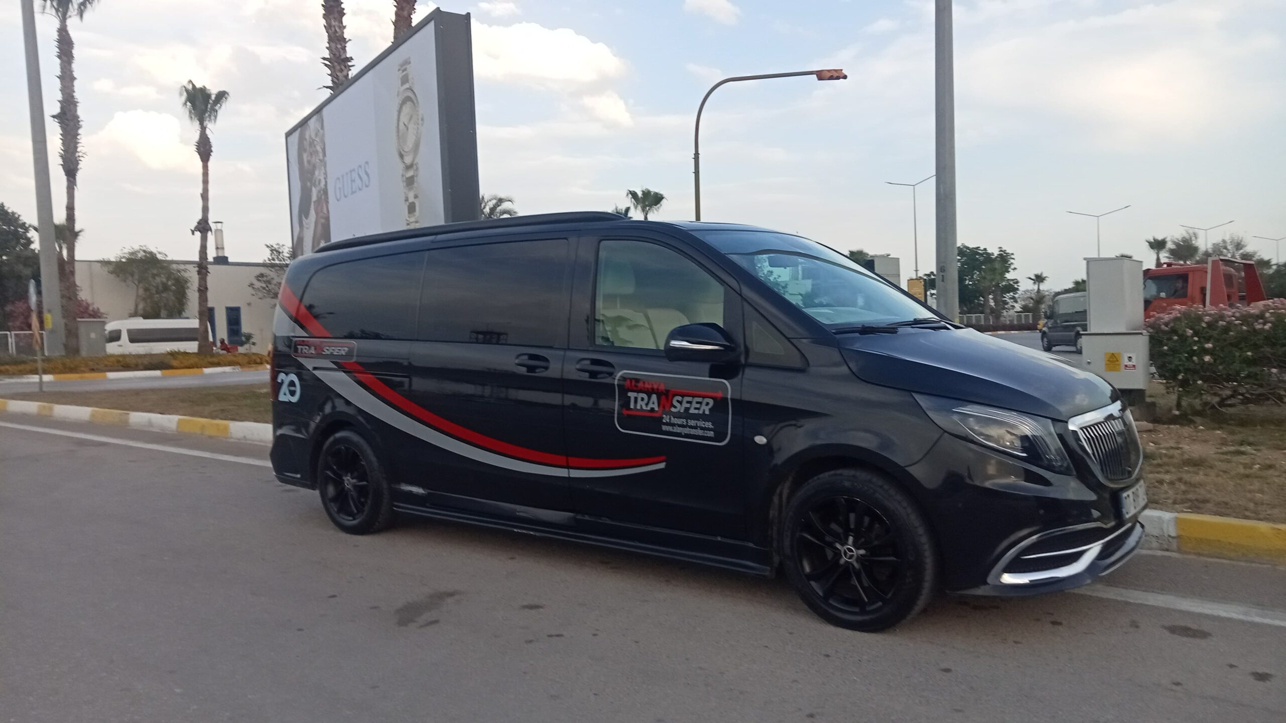 Enjoy Stress Free VIP Transfer Services from Antalya Airport (AYT) to Gloria Twin Residence in Mahmutlar with Premium Comfort