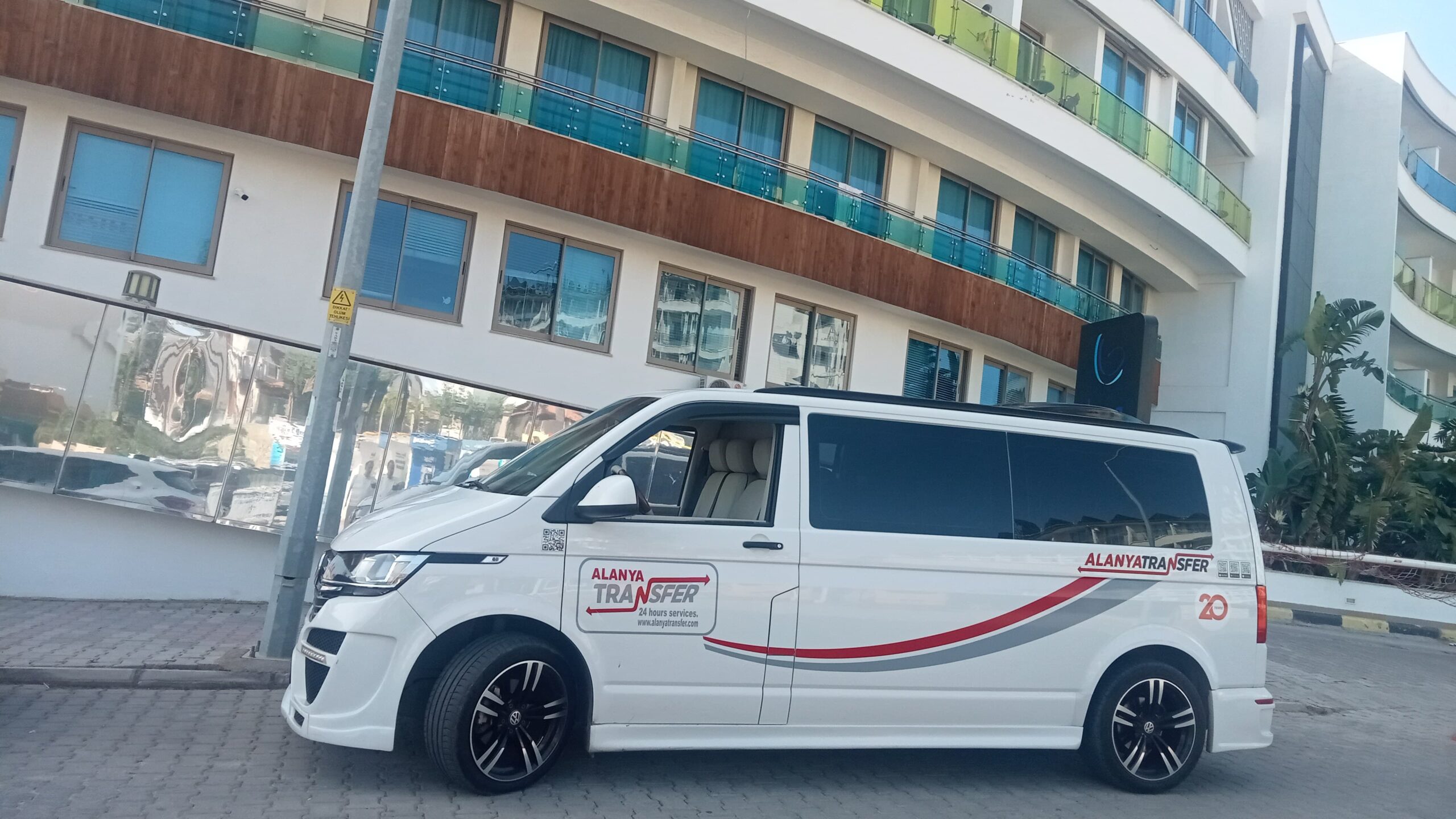 Experience Luxury and Comfort VIP Transfer Services from Antalya AYT Airport to Side Zeugma Hotel for a Perfect Start to Your Vacation
