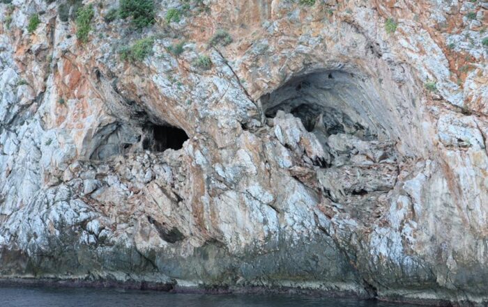 Explore the Mysterious Lovers Cave in Alanya with the Comfort and Reliability of alanyatransfer.com Private Travel Services