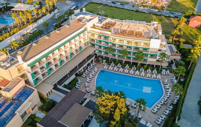Luxury VIP Transfers from Antalya Airport to TUI BLUE Barut Andiz Side Travel in Style and Comfort