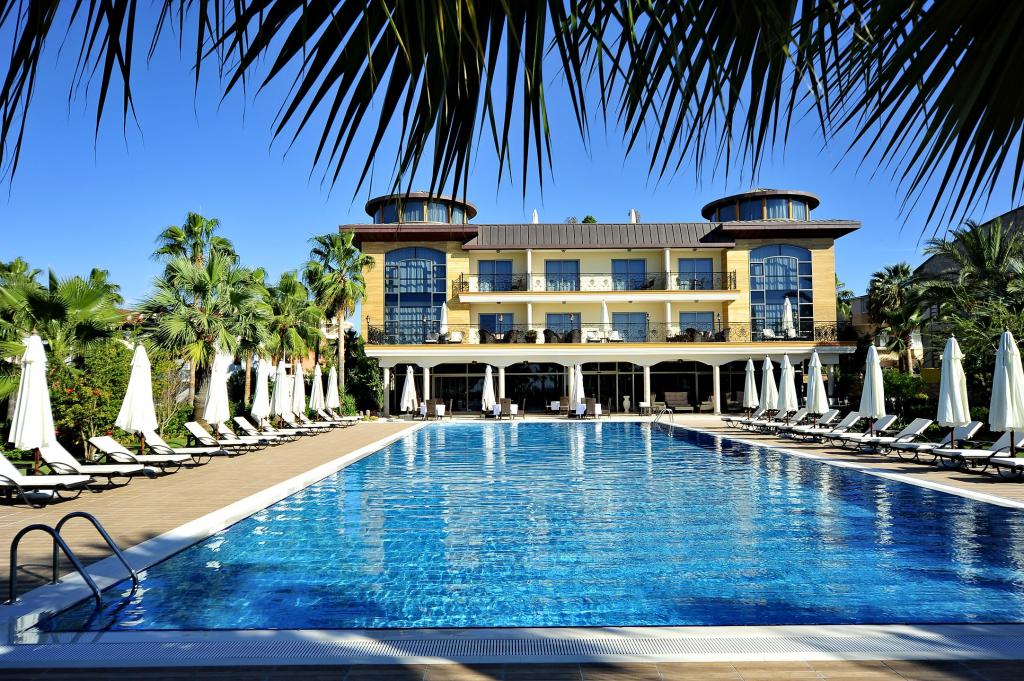 Enjoy a Luxurious and Hassle Free Journey from Antalya AYT Airport to Augusto Villa Boutique Hotel in Konaklı with VIP Transfer Services