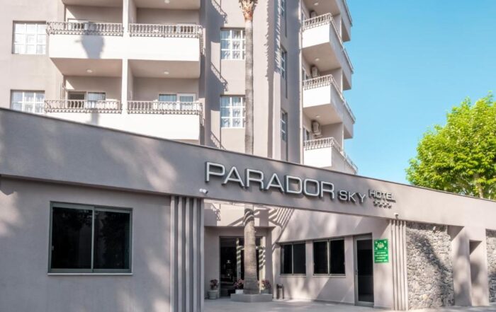 Travel in Luxury from Antalya Airport to Parador Sky Hotel Alanya with 247 VIP Transfers