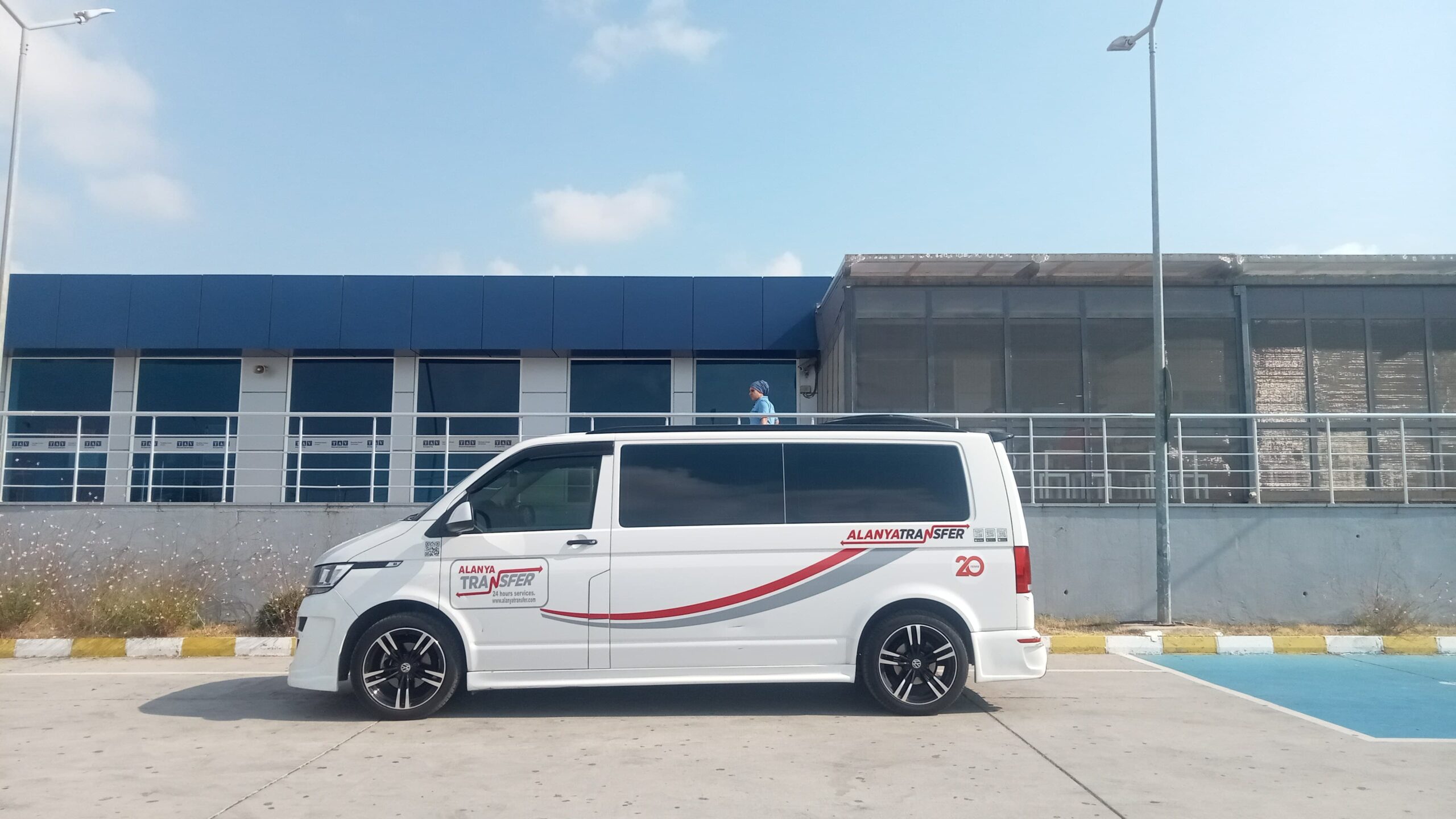 Arrive in Style and Comfort Private Transfer Services from Gazipaşa Alanya Airport to Oasis Garden Residence in Çıplaklı with alanyatransfer.com