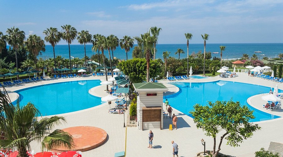 Elevate Your Arrival with Exclusive VIP Transfer Services from Antalya Airport to İz Flower Side Beach Hotel in Side Travel in Style and Comfort with
