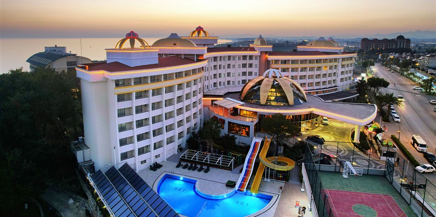Experience First Class Travel with VIP Transfer Services from Antalya Airport to Side Alegria Hotel Courtesy