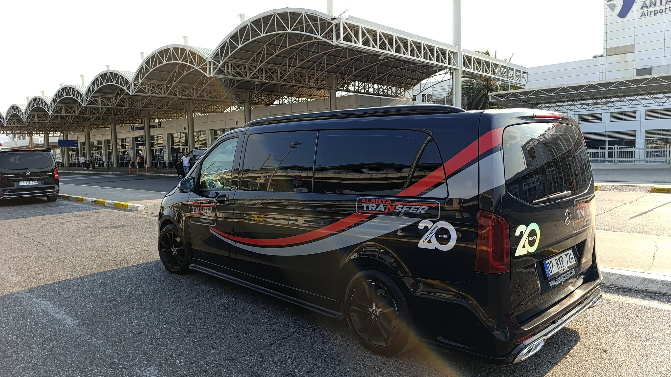Premium and Comfortable VIP Transfer Services from Antalya AYT Airport to Trendy Palm Beach Hotel Side Travel in Style with alanyatransfer.com