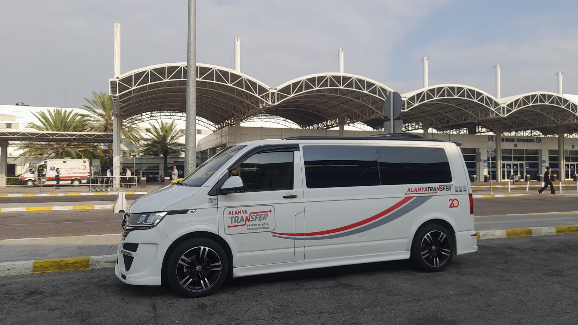 Experience a Hassle Free VIP Transfer from Antalya AYT Airport to Days Inn By Wyndham Alanya Konaklı with alanyatransfer.com