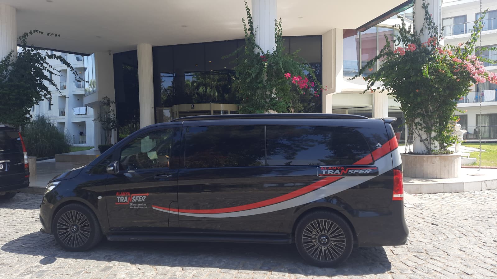 Gazipaşa Alanya Airport to Öz Beyaz Altın Sitesi N193 Mahmutlar Private Transfer Services for a Comfortable and Reliable Journey