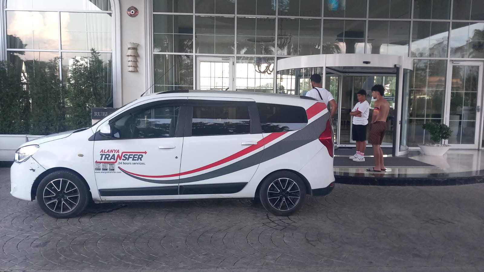 Luxury Antalya AYT Airport to Sidekum Hotel Ilıca VIP Transfer Services for Exclusive Comfort