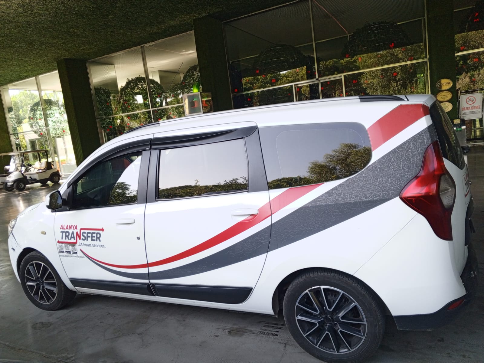 Antalya AYT Airport to Beyaz Altın Apart Hotel Mahmutlar Premium VIP Transfer Services for Ultimate Comfort