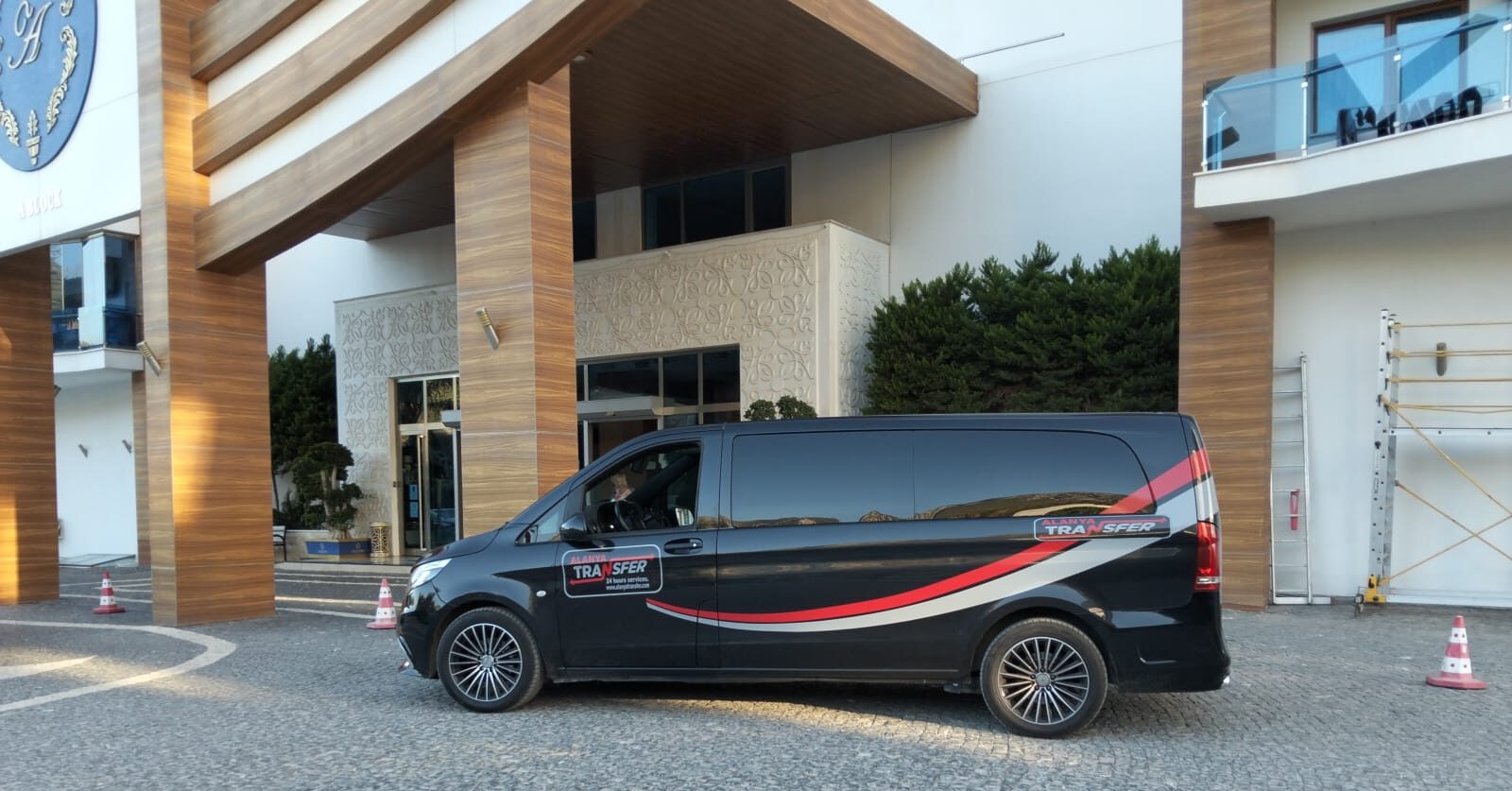 Exclusive 724 VIP Transfer from Antalya AYT Airport to Alanyum Shopping Mall in Alanya Premium Comfort Direct Door to Door Service and Reliable Travel with www.alanyatransfer.com