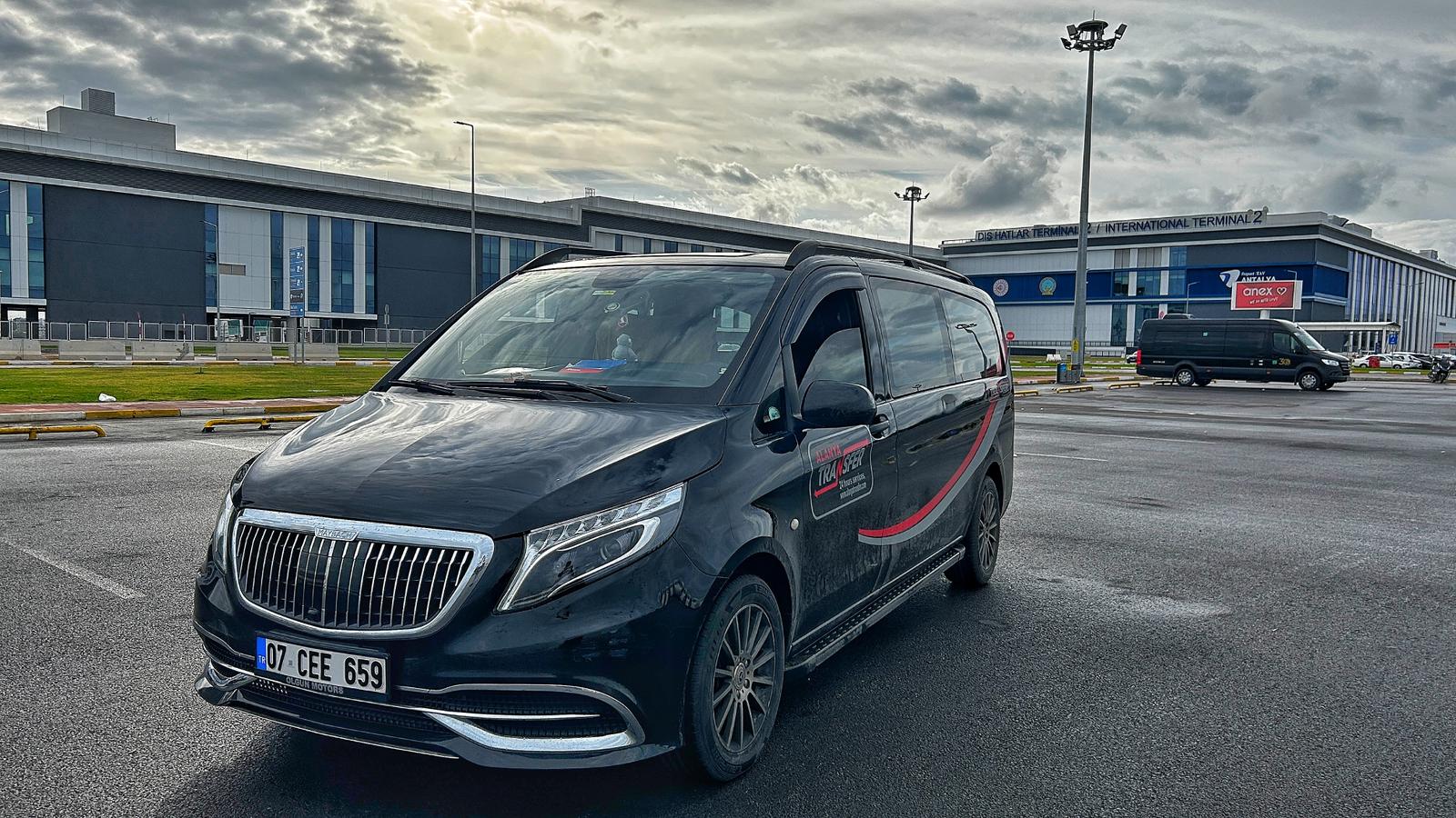 Antalya AYT Airport to Diamond De Luxe Hotel Side VIP Transfer Services Luxury Comfort and Professionalism with alanyatransfer.com