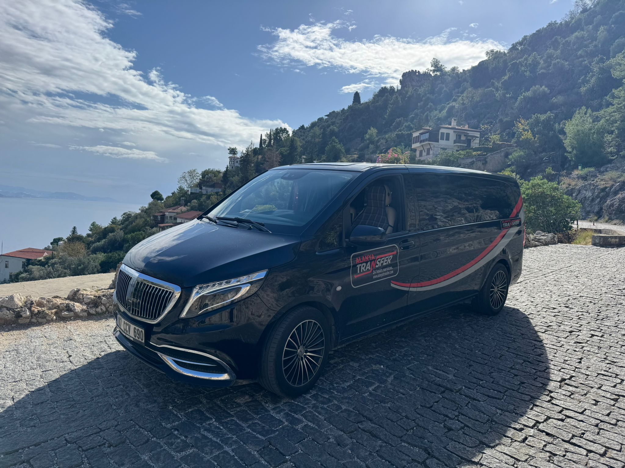 Antalya AYT Airport to Horus Paradise Luxury Resort Side VIP Transfer Services for an Elegant Travel Experience