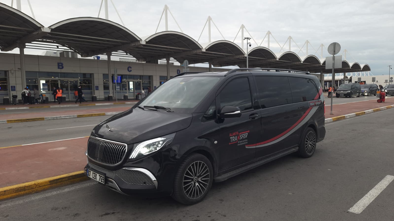 Premium Antalya AYT Airport to Regnum The Crown Belek VIP Transfer Services for a Luxurious & Stress Free Arrival alanyatransfer.com