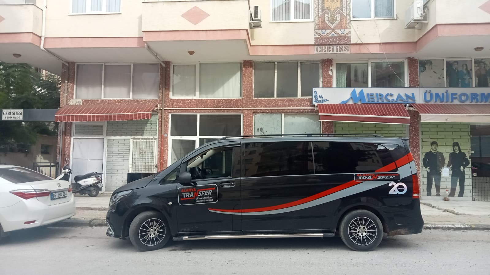 Antalya AYT Airport to Azura World Türkler VIP Transfer Services for a Premium Arrival Experience