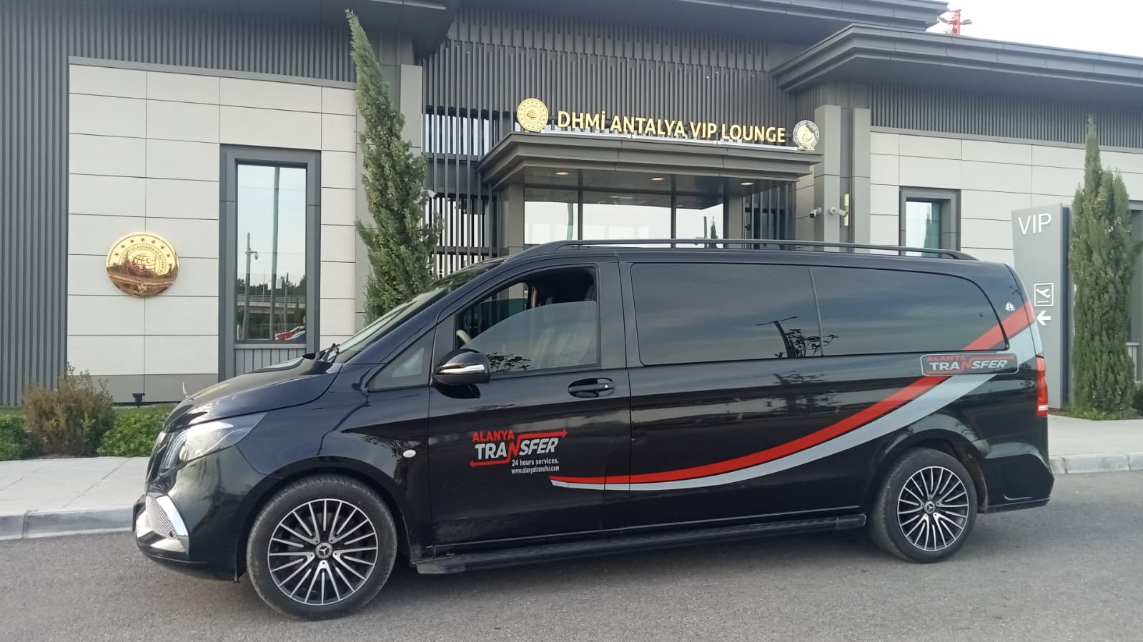 Antalya AYT Airport to Kleopatra Ada Hotel Alanya VIP Transfer Services Premium Comfort Privacy and Reliable Transportation