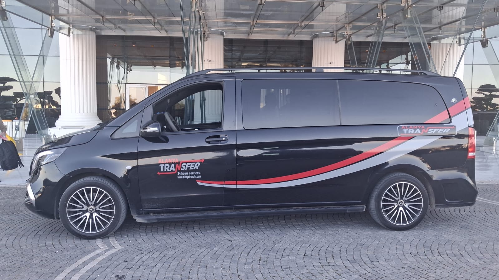 Luxury and Comfortable Antalya AYT Airport to Club Sidar Apart Hotel Alanya VIP Transfer Services for a Stress Free Arrival