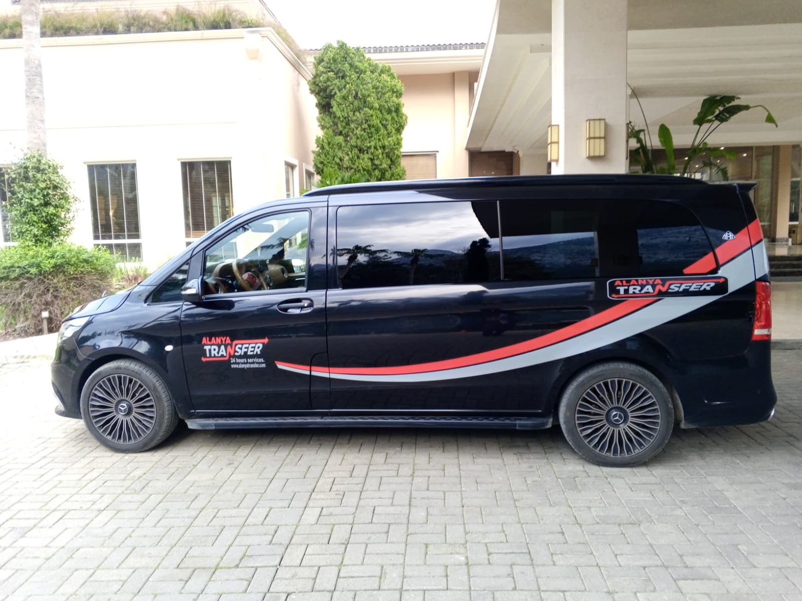 Luxury and Hassle Free Antalya AYT Airport to Alaiye Resort & Spa Hotel Türkler VIP Transfer Services for a Premium Travel Experience