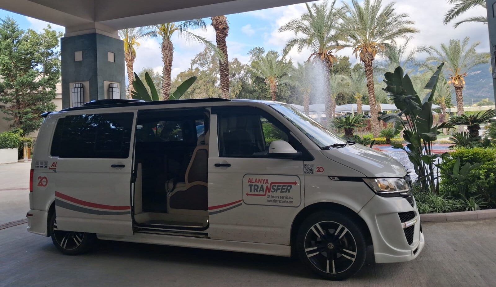 Comfortable and Exclusive Antalya AYT Airport to Riviera Hotel Alanya VIP Transfer Services for a Smooth and Prestigious Arrival Experience