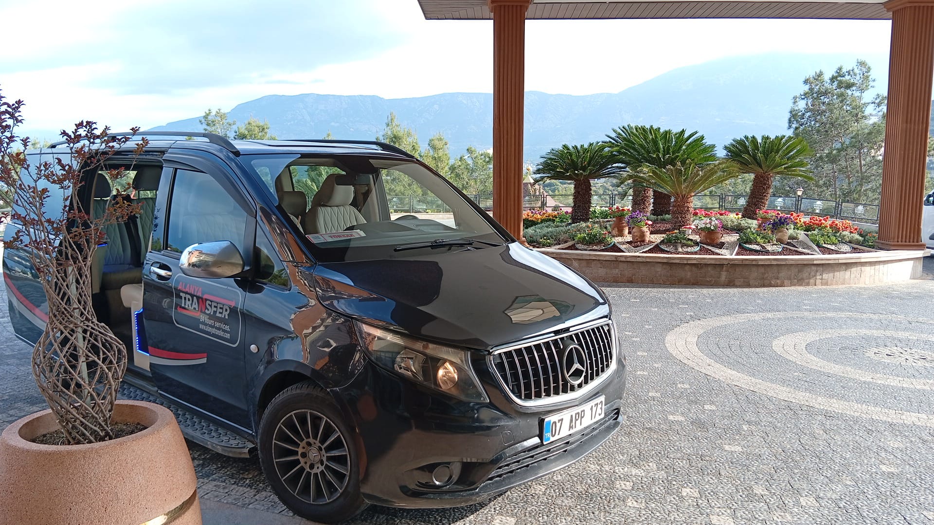 Comfortable and Fast Gazipaşa Alanya Airport to Square Light Residence Alanya Private Transfer Services for Safe and Stress Free Arrival in the City Center