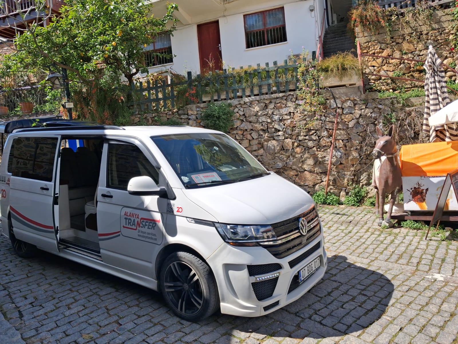 Comfortable and Fully Personalized Private Transfer Service from Gazipaşa Alanya Airport to Defne Apartment No.16 Cinal Street Alanya with Direct City Center Door to Door Transportation