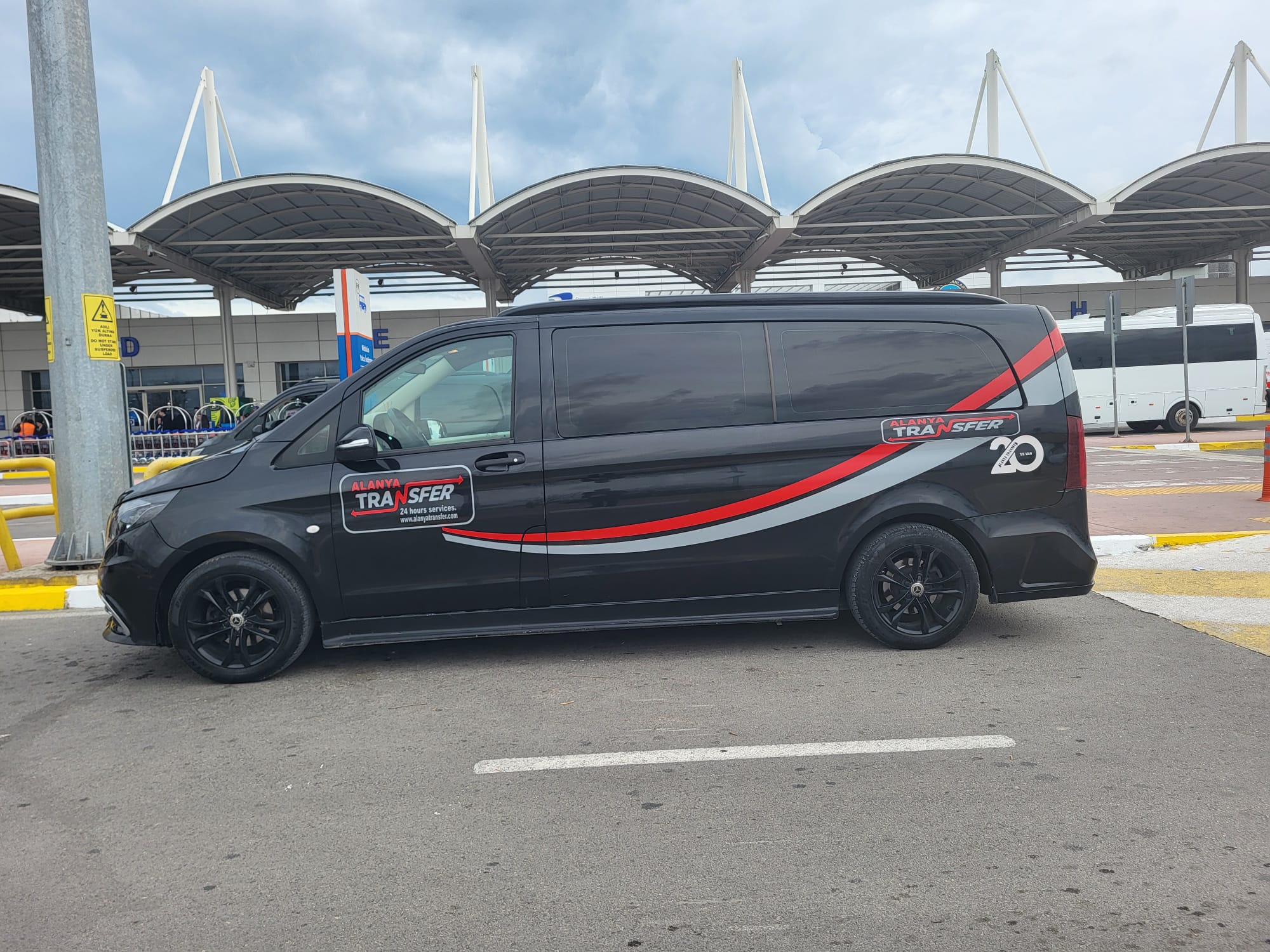 Exclusive VIP Airport Transfer Solutions from Antalya Airport (AYT) to Krizantem Hotel Alanya Offering Comfortable Direct and Stress Free Arrival Experience on the Mediterranean Coast