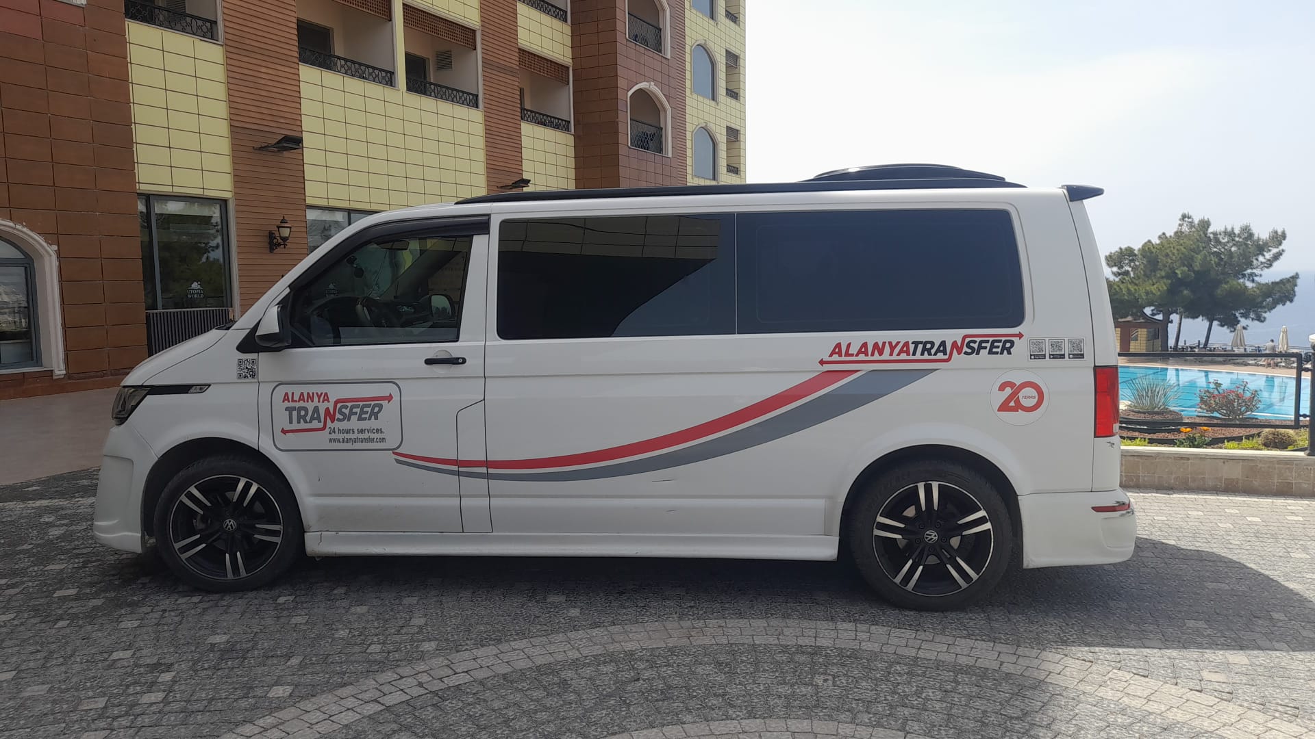 Premium Antalya AYT Airport to Utopia World Hotel Kargıcak Mahmutlar VIP Transfer Services for Stress Free Arrival and Luxury Coastal Travel Experience