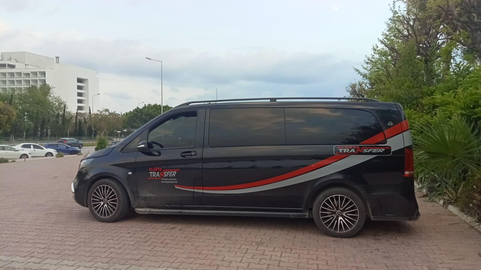 Private Transfer Services from Gazipaşa Alanya Airport to Felicia Residence Side with Comfortable Long Distance Travel and Reliable Door to Door Transportation
