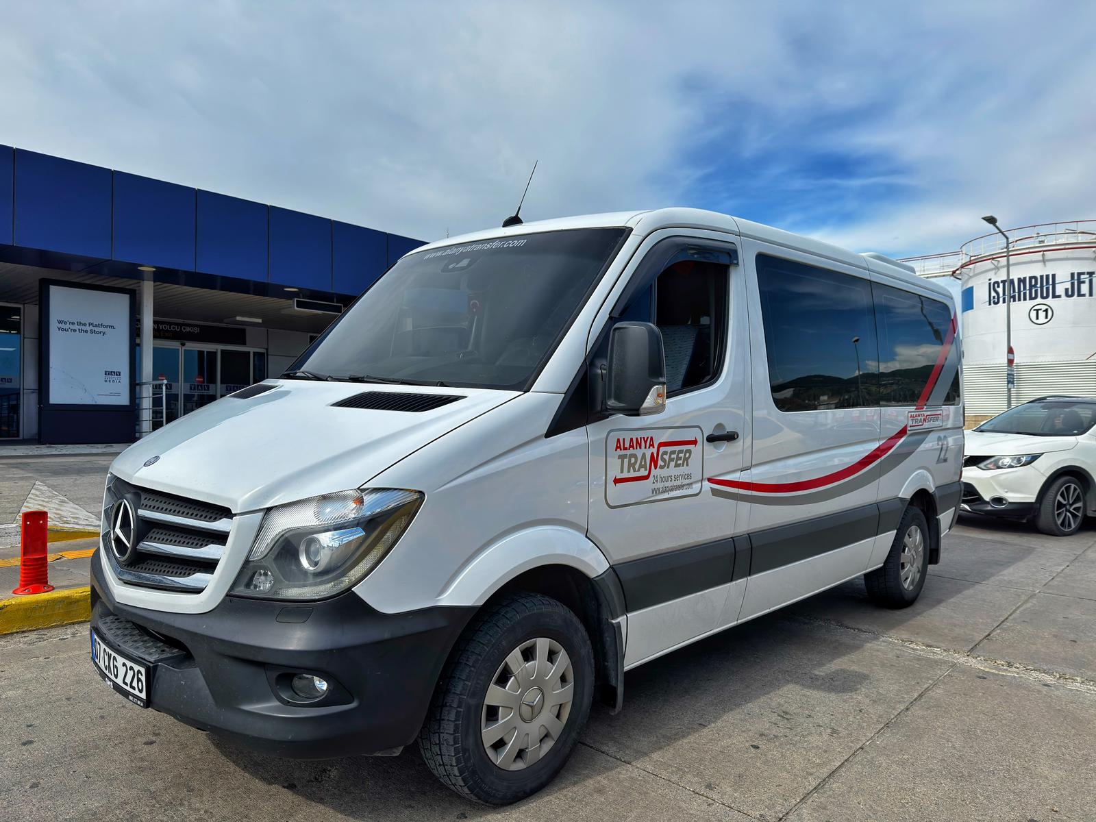 Gazipaşa Alanya Airport to Hilal Heikinbaari Restaurant Alanya Private Transfer Services for Easy Local Travel
