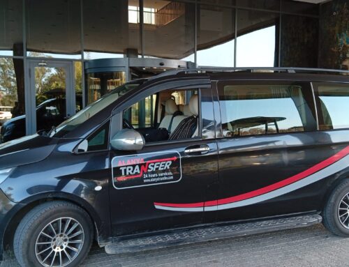Lyxig Antalya AYT flygplats till Titanic Golf Club Belek VIP-transfer för premium semesterkomfort