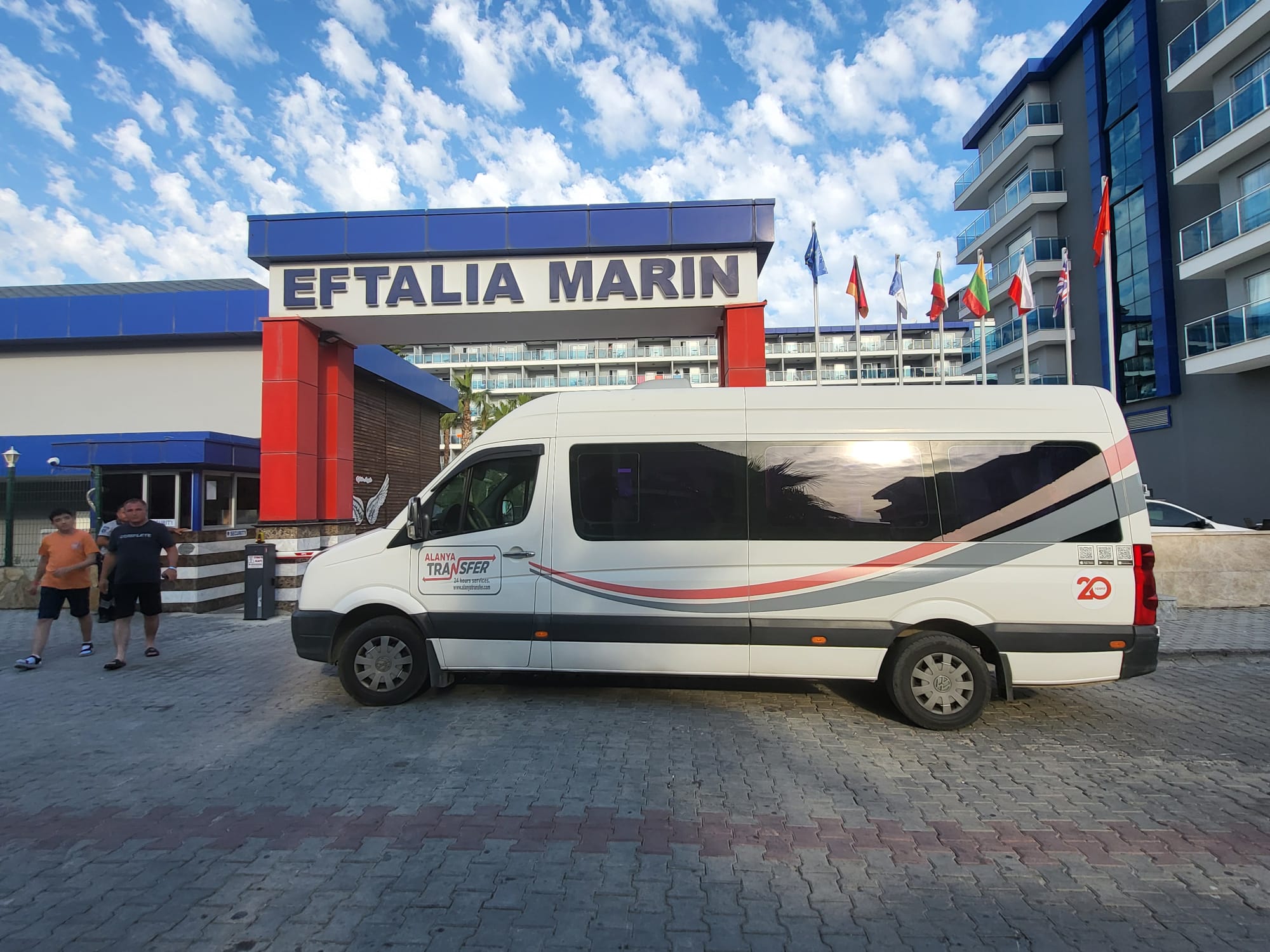 Planned Day and Night Travel from Alanya to Konyaaltı with Comfortable Direct Transfer Service