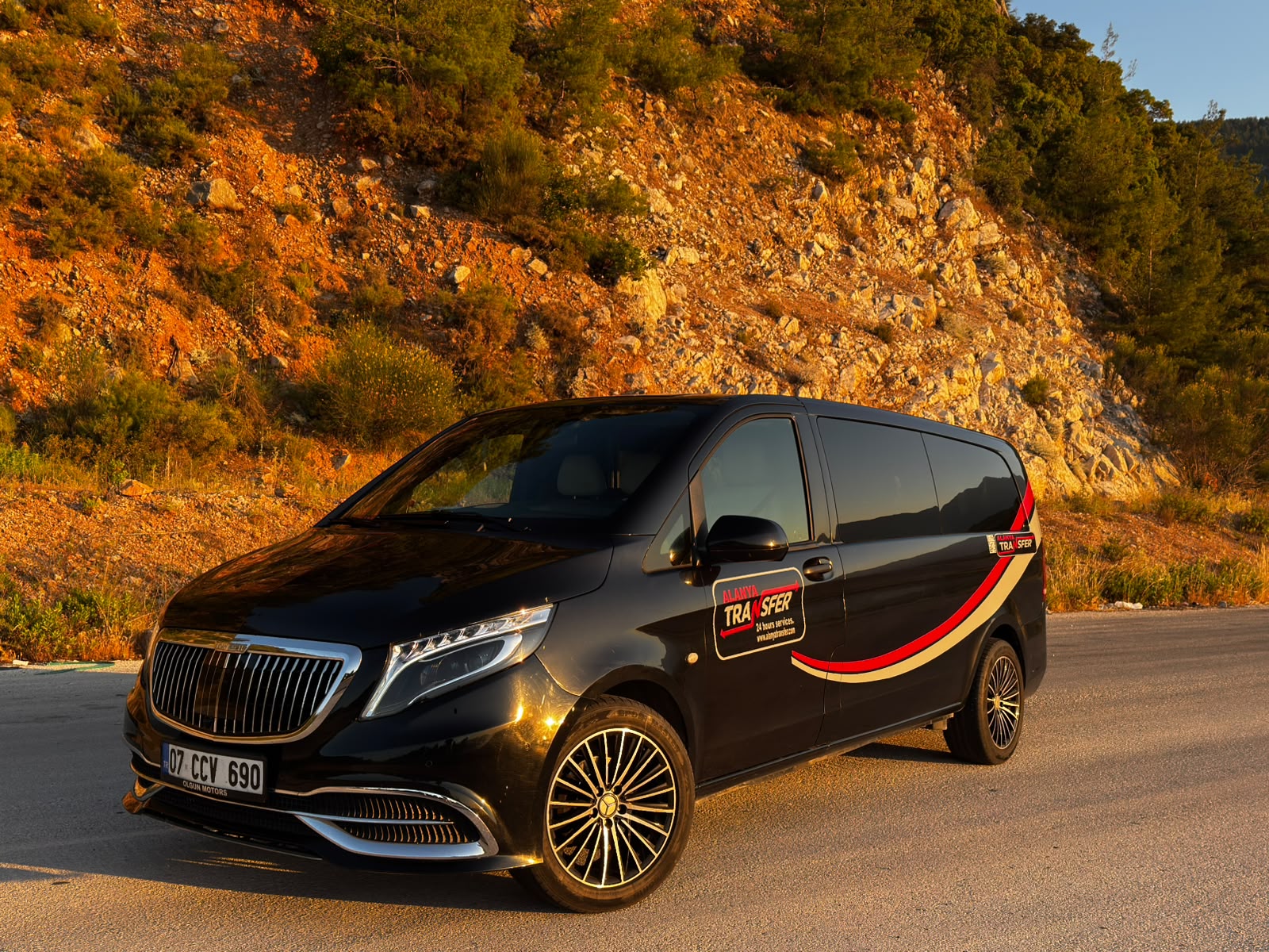 Comfortable 247 Private Transfer from Kemer to Konyaaltı for a Smooth Antalya Journey