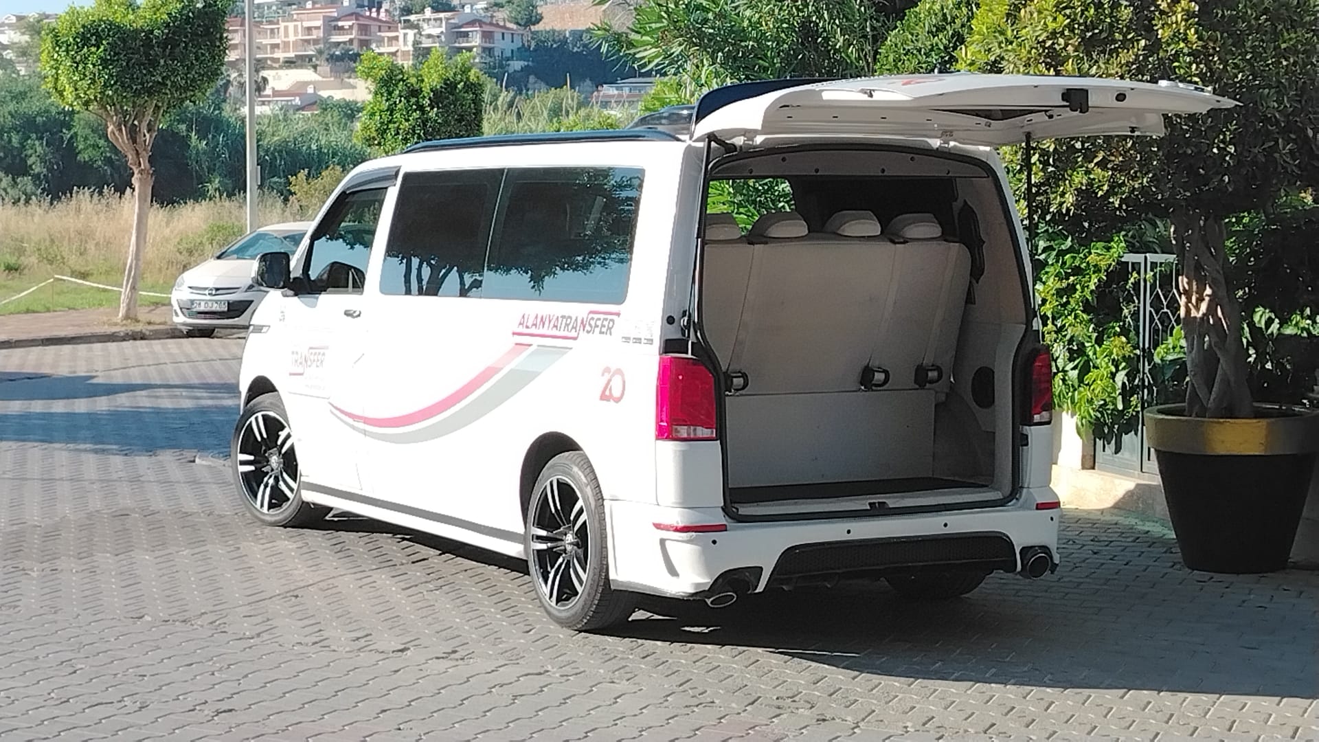 Round the Clock Çamyuva to Konyaaltı Transfer Service for Comfortable Coastal Travel