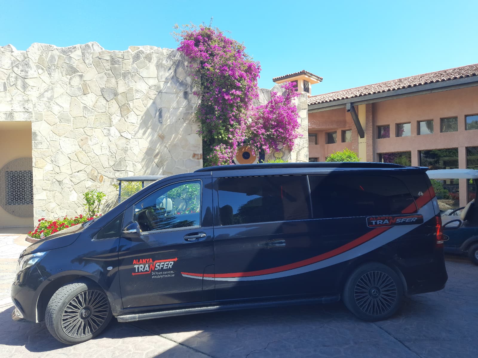 Seamless Gazipaşa Alanya Airport Arrival to Aydemir Park 2 Mahmutlar with Private Door to Door Transfer Comfort